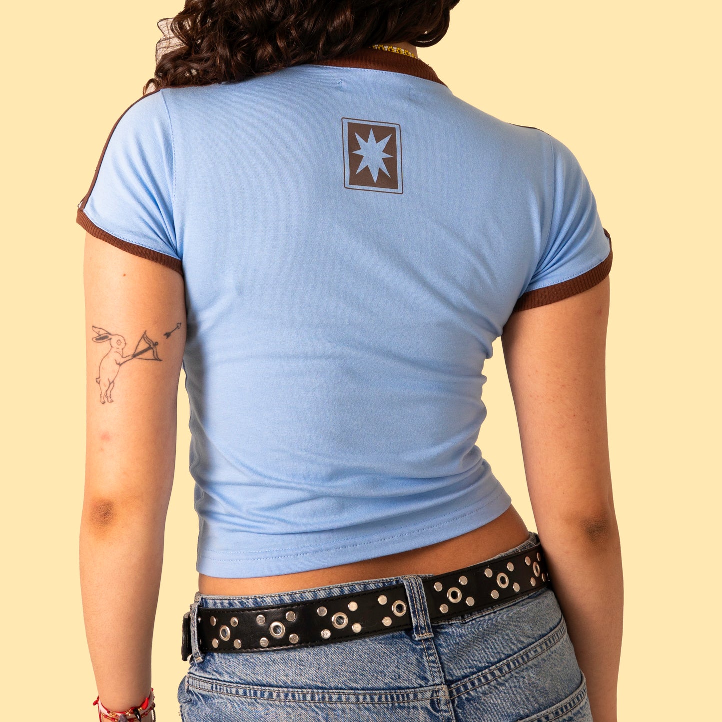 Aquí y Ahora Baby Tee🩵